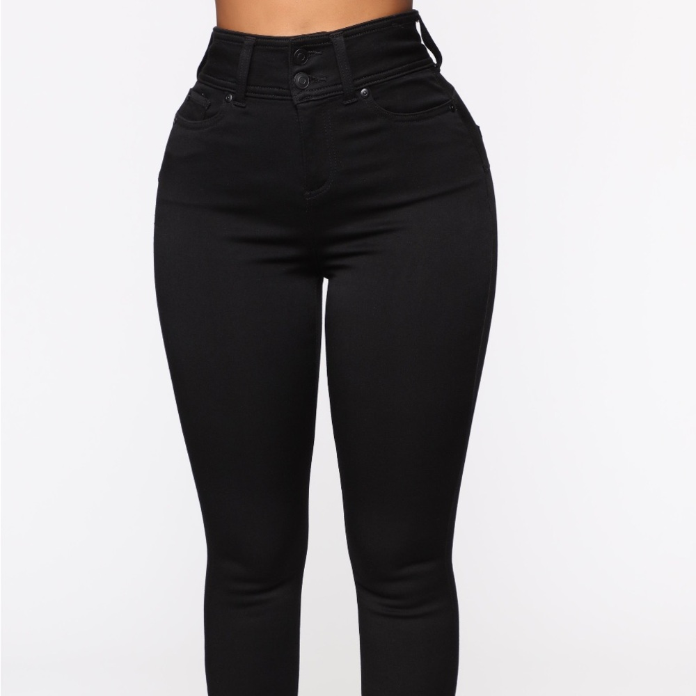 black skinny jeans / Fashion Nova